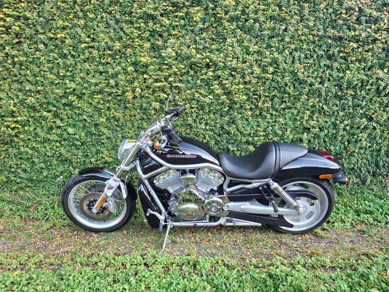 HARLEY-DAVIDSON V-ROD 